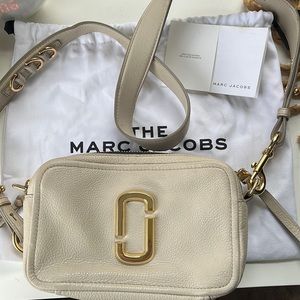 Marc Jacobs Snapshot 100% cow leather purse